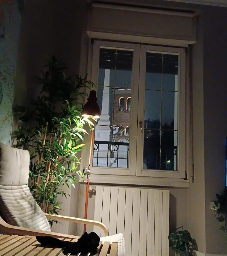 Iris- Brescia Old Town Apartment Italy