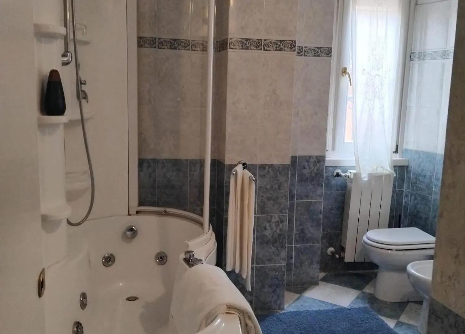 Iris- Brescia Old Town Apartment